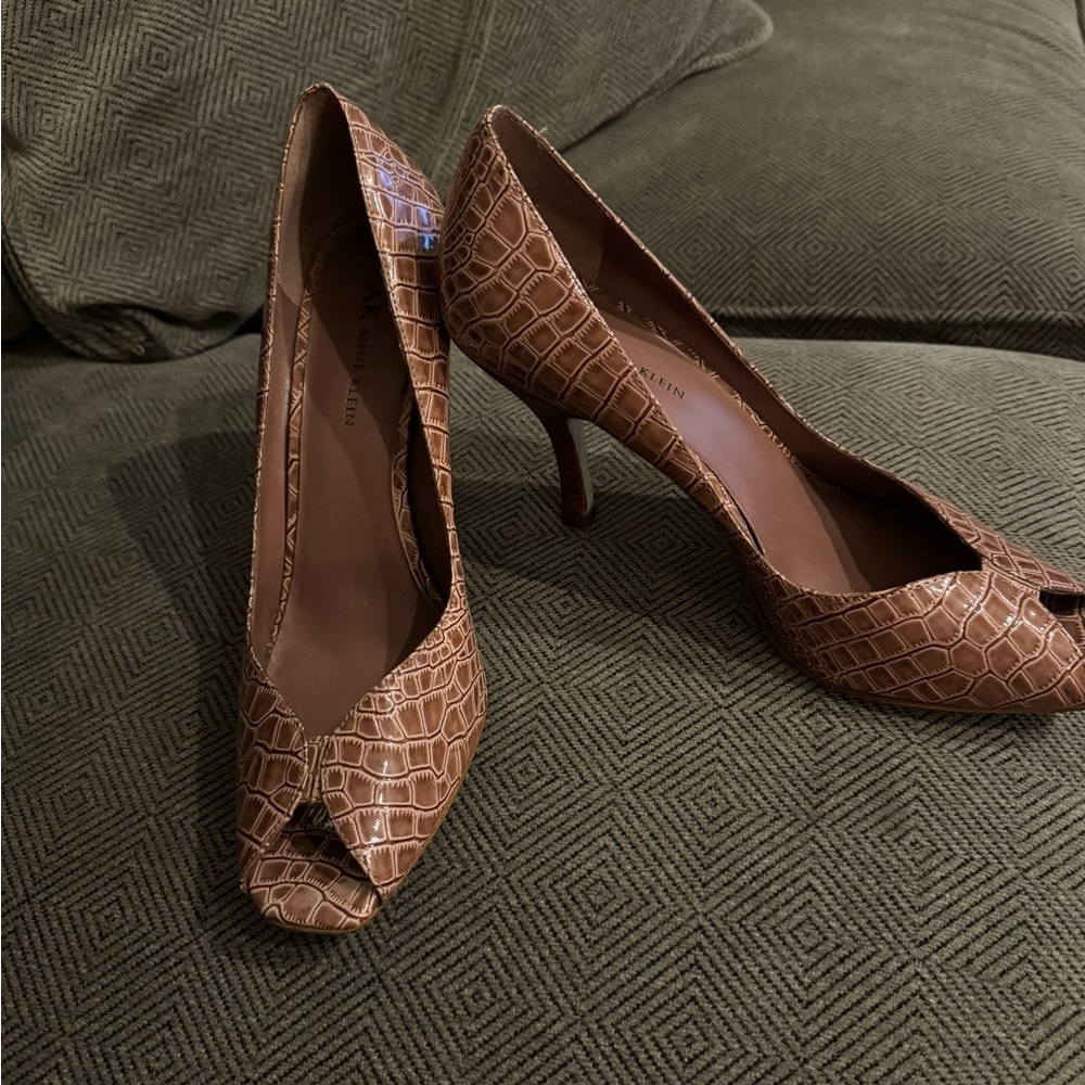 Anne Klein open toe heels sz 9